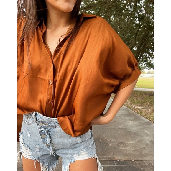 ODDY Satin Blouse Size 2X Hammered Satin Orange Rust Copper Collared Oversized - Picture 1 of 8